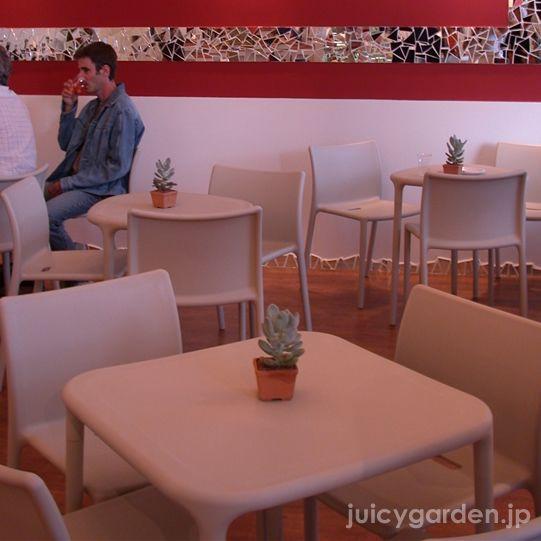 スタッキングテーブル「Magis（マジス） Air-Table（エアテーブル） TV220」スクエア 四角型 屋外使用可 ガーデンテーブル アウトドアテーブル｜juicygarden｜02