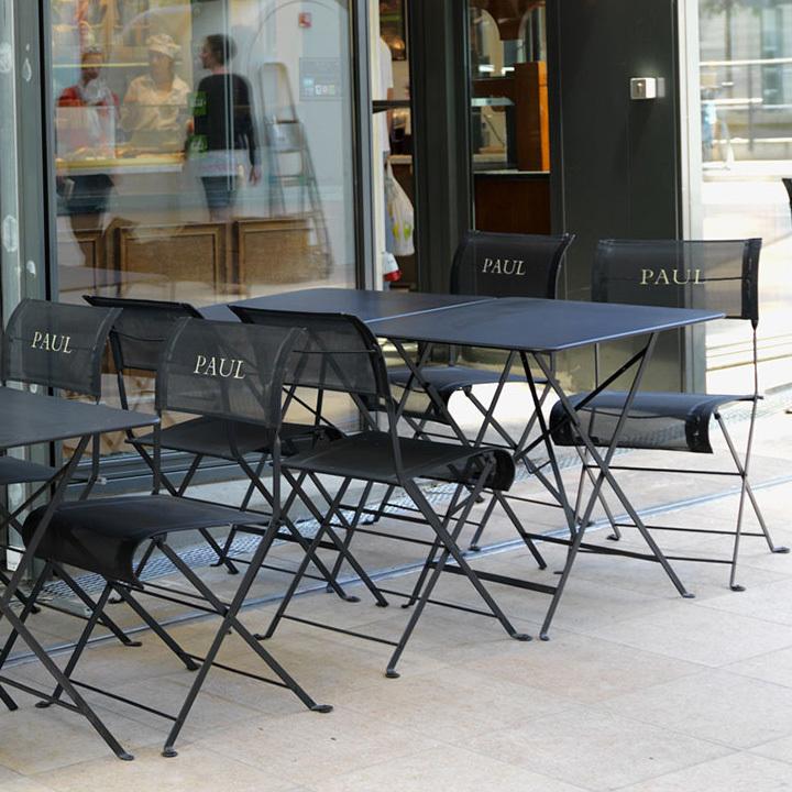 フランス製　フェルモブFermob テーブル 屋外用テーブル 折たたみ フランス製 おしゃれ シンプル スチール 鉄
