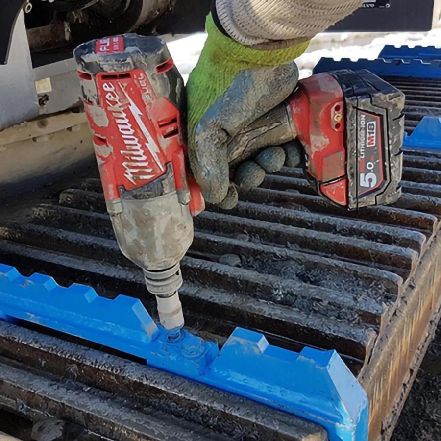 0.7(コンマ7)用600mm パワーショベル滑り止め トラッククローSE強化型 シュープレート シュースパイク