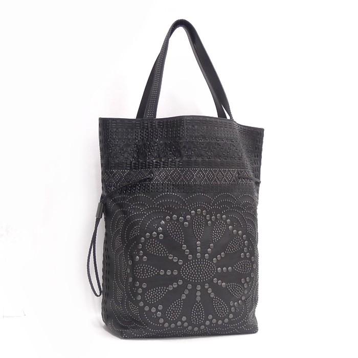 GUCCI 【中古】グッチ スタッズ トートバッグ レザー ブラック GUCCI 【中古】グッチ スタッズ トートバッグ レザー ブラック