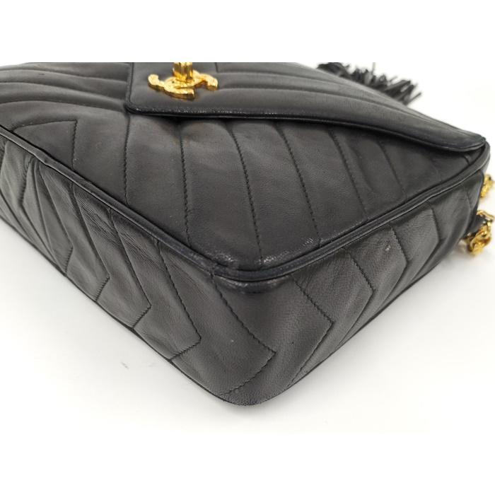 シャネル Vステッチ フリンジ ミニショルダーバッグ ブラック CHANEL（シャネル） チェーンショルダーバッグ Vステッチ シェブロン
