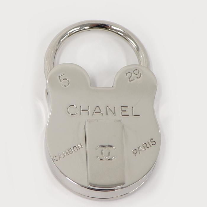 CHANEL 【中古】シャネル 南京錠型 カデナ チャーム くま CHANEL 【中古】シャネル 南京錠型 カデナ チャーム くま