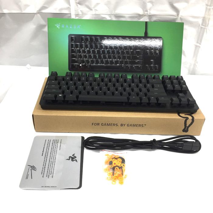 Razer ゲーミングキーボード RZ03-02640100-R3M1 [jgg