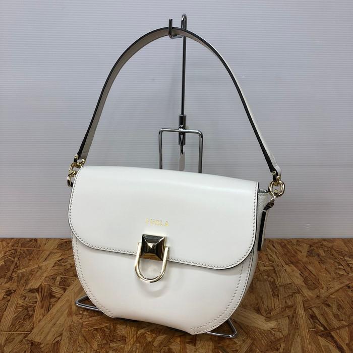 FURLA（フルラ） フラップショルダーバッグ ホワイト [jgg 