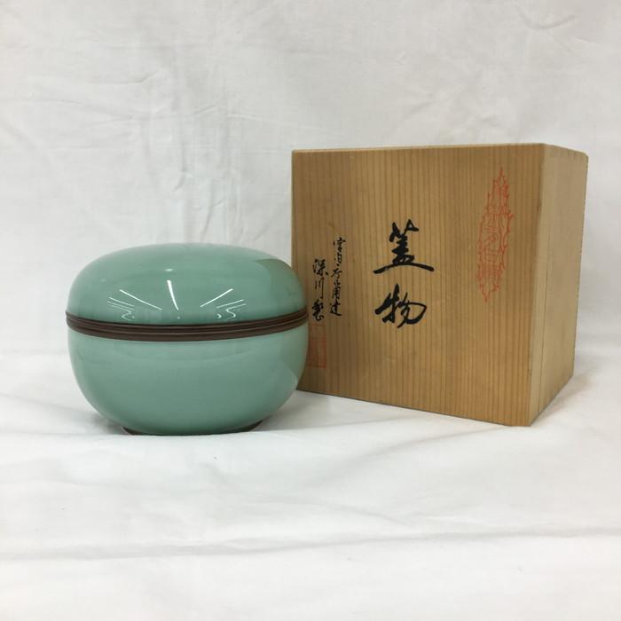 中古】深川製磁 宮内庁御用達 美術有田焼 蓋付き小鉢 小染桜 新 中古】深川製磁 宮内庁御用達 美術有田焼 蓋付き小鉢 小染桜 新