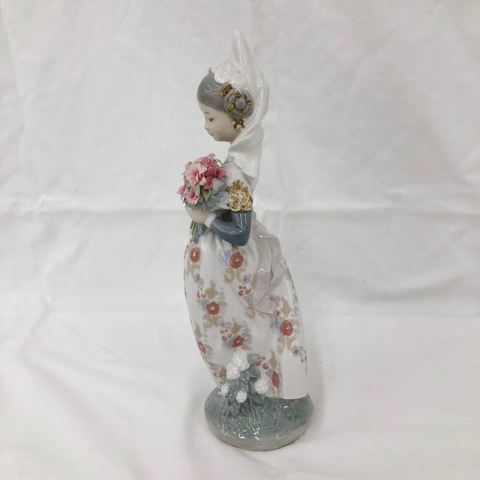 リヤドロ バレンシアの少女　ブーケ LLADRO リヤドロ バレンシアの少女 ブーケ フィギュリン 置物