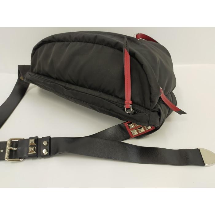 PRADA 【中古】プラダ ウエストポーチ ベルトバッグ ブラック ナイロン 
