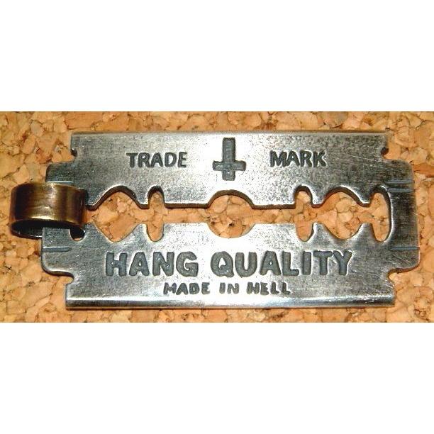 bizarre　カミソリ刃モチーフ　ドッグタグ型　シルバー　中古 HANG ハング】【HATCHET ハチェット】 肉厚 3D彫金 シルバー925製 原寸