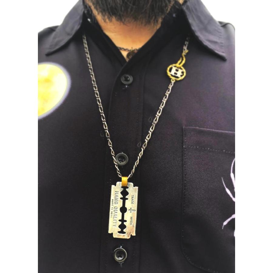 bizarre　カミソリ刃モチーフ　ドッグタグ型　シルバー　中古 HANG ハング】【HATCHET ハチェット】 肉厚 3D彫金 シルバー925製 原寸