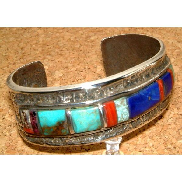 ★カシ★ 1980年代！！ナバホ族インディアンジュエリーのバングル 楽天市場】貴重な1980年代 ビンテージ 【ナバホ族 NAVAJO族