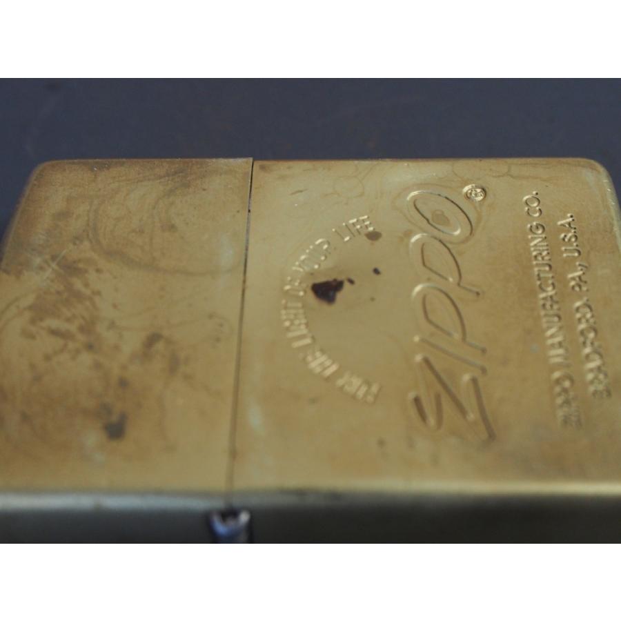 レア物 定番 ジッポー ZIPPO 2001年式 艶消し SOLID BRASS 真鍮製 ケース エンブレム 01のI インサイドユニット 01のF 管理No.10162｜junkyardchikuwa｜02