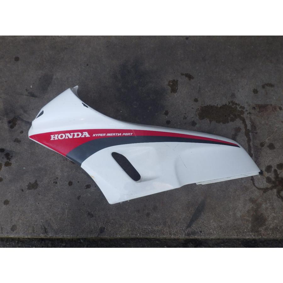 中古 純正部品 ホンダ HONDA VT250F MC15 左側 ボディカバー カウル L BODY COVER SIDE 64130-KVO-0000 白色 管理No.14555