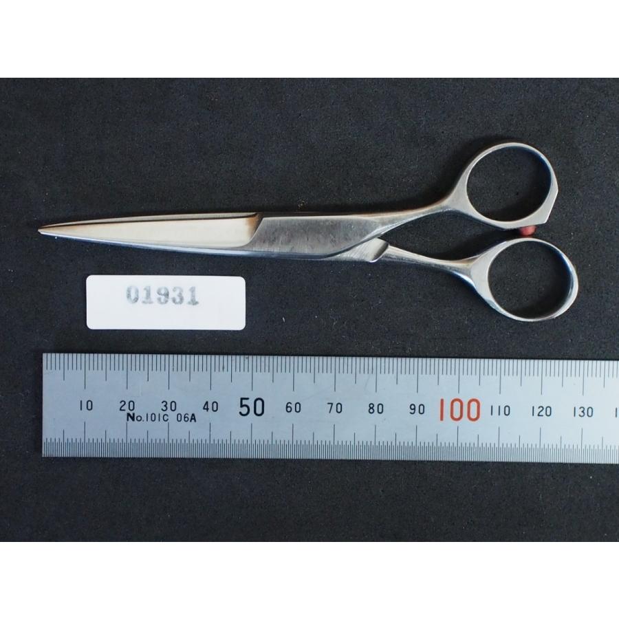 黒い散髪用シザー ステンレス製 美容室 床屋 barber シザーズ シザー 業務用鋏 理容鋏 ハサミ