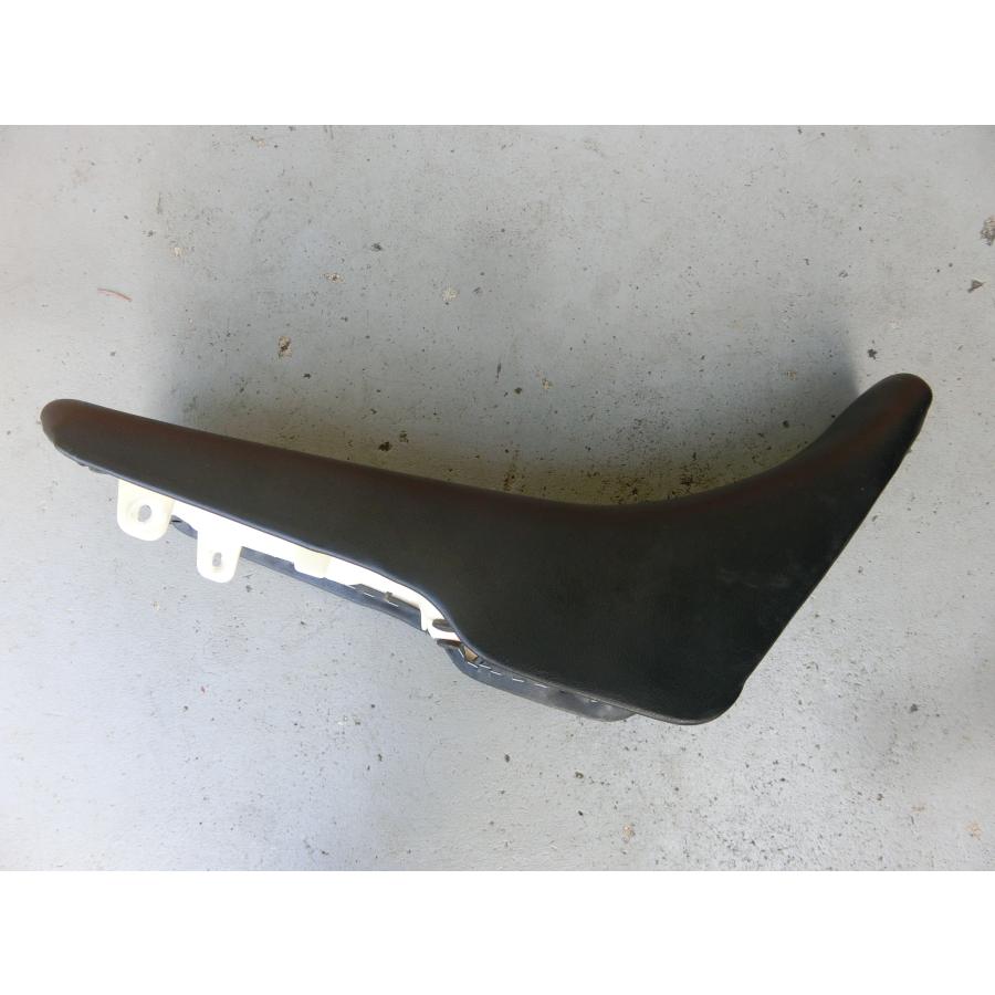 スズキ（SUZUKI） 中古 純正部品 SUZUKI TS200R 純正シート 座席