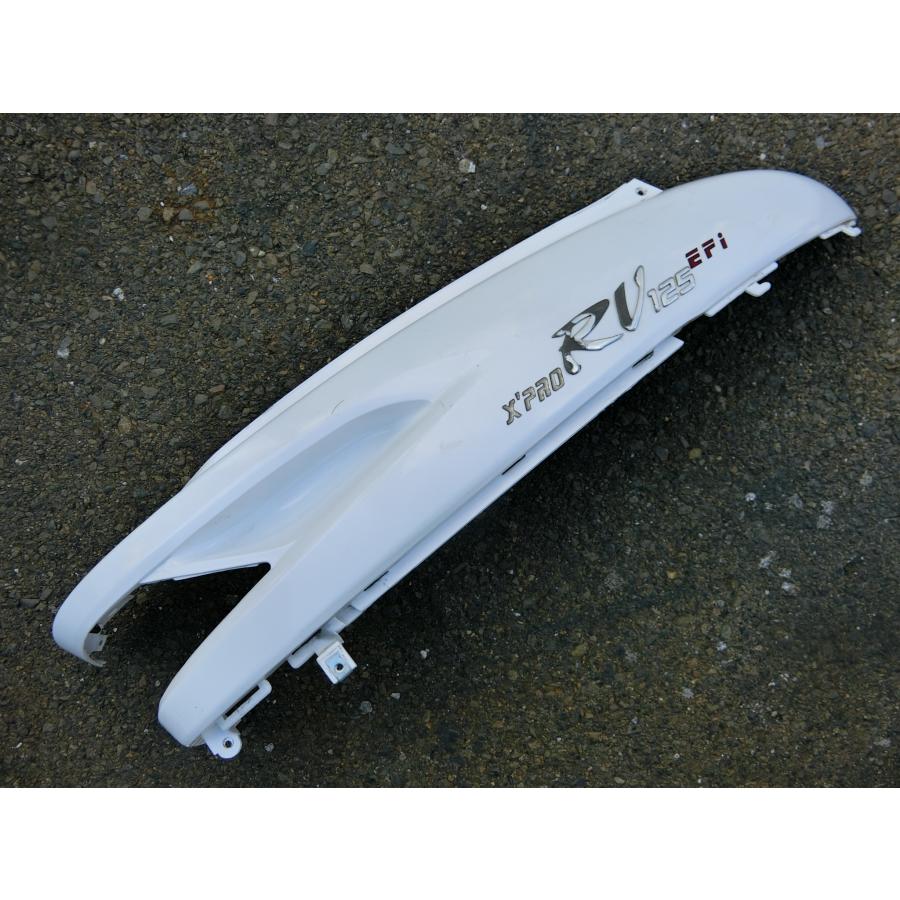 車のパーツ SYM 中古 純正部品 SYM X'PRO RV125 EFi LA12W BODY COVER R