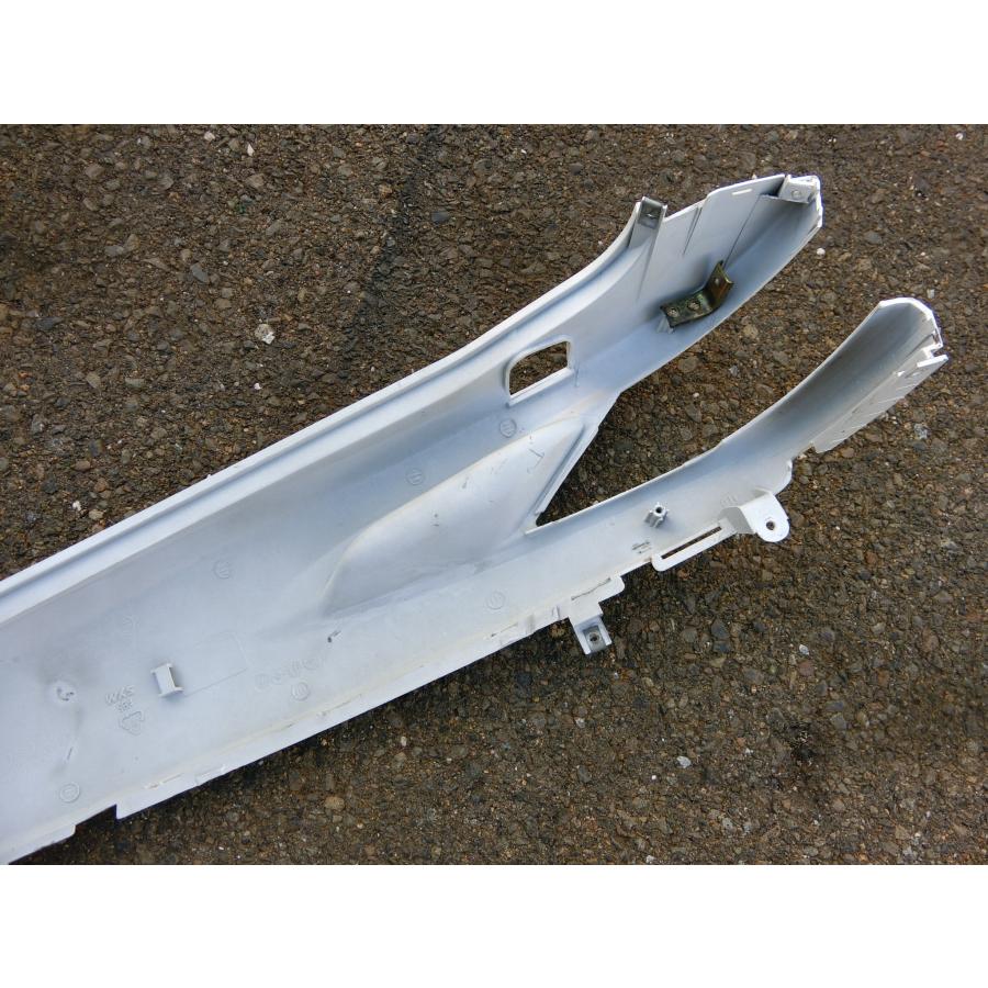 SYM 中古 純正部品 SYM X'PRO RV125 EFi LA12W BODY COVER R
