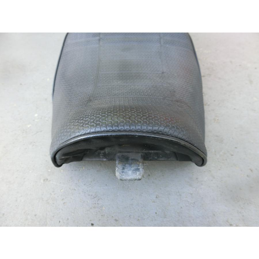 カワサキ（Kawasaki） 中古 KAWASAKI ZRX400 ZR400E シート 参考品番