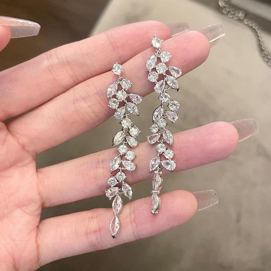 ピアス ロングピアス ジルコニア シルバー 揺れる 長い ウェディング