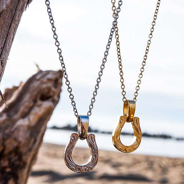 ハワイアンジュエリー ミドルサイズ ホースシューネックレス 馬蹄
