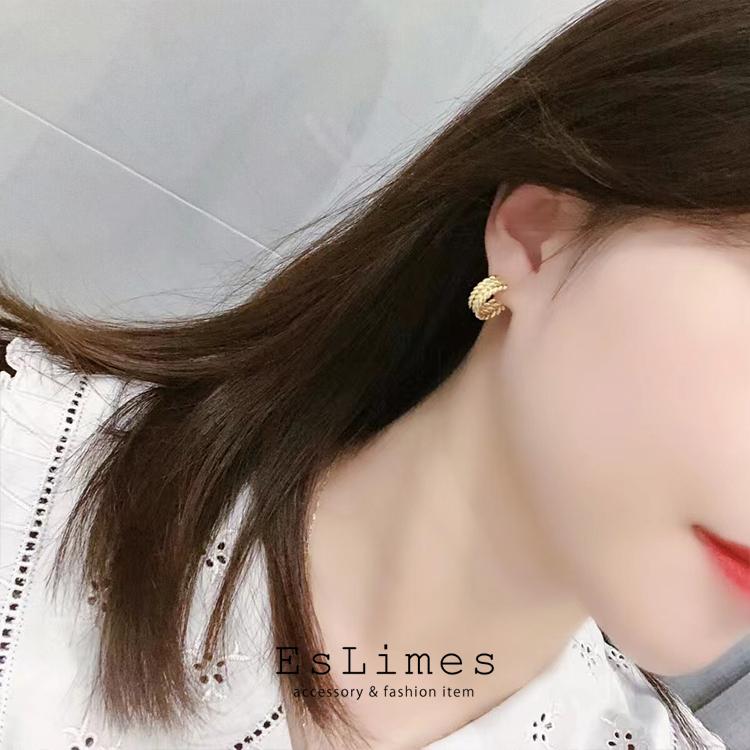 ピアス レディース カーブ リング ねじ 編み 18金仕上げ 18kgp 20代 30  