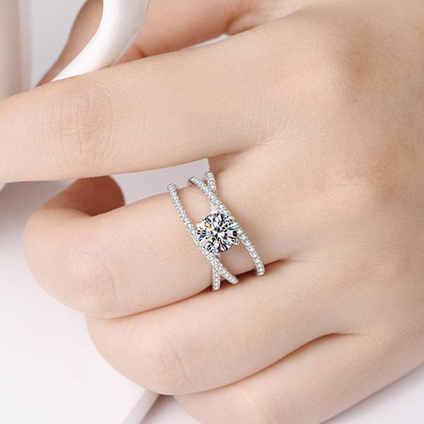 指輪 レディース 3連 豪華 18金 1カラット 大粒 贅沢 エタニティ