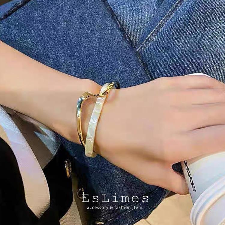 バングル レディース ウェーブ 変形 アクリル 2連 太め ブレスレット