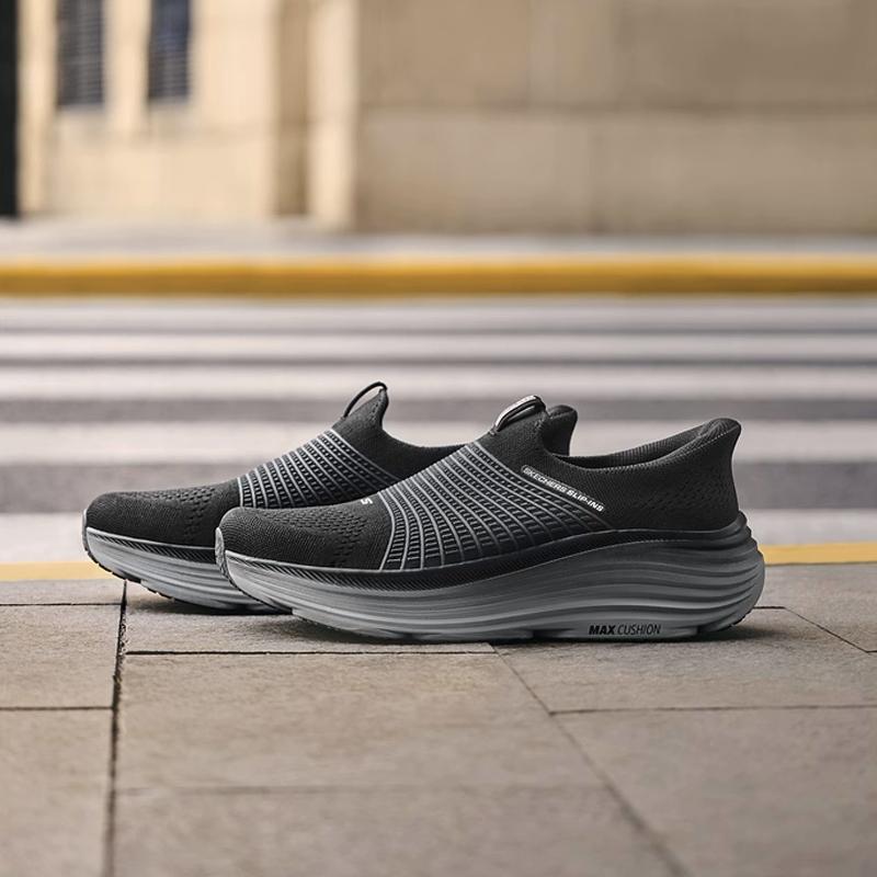 SKECHERS（スケッチャーズ） スリップインズ メンズ 厚底スリッポン 手