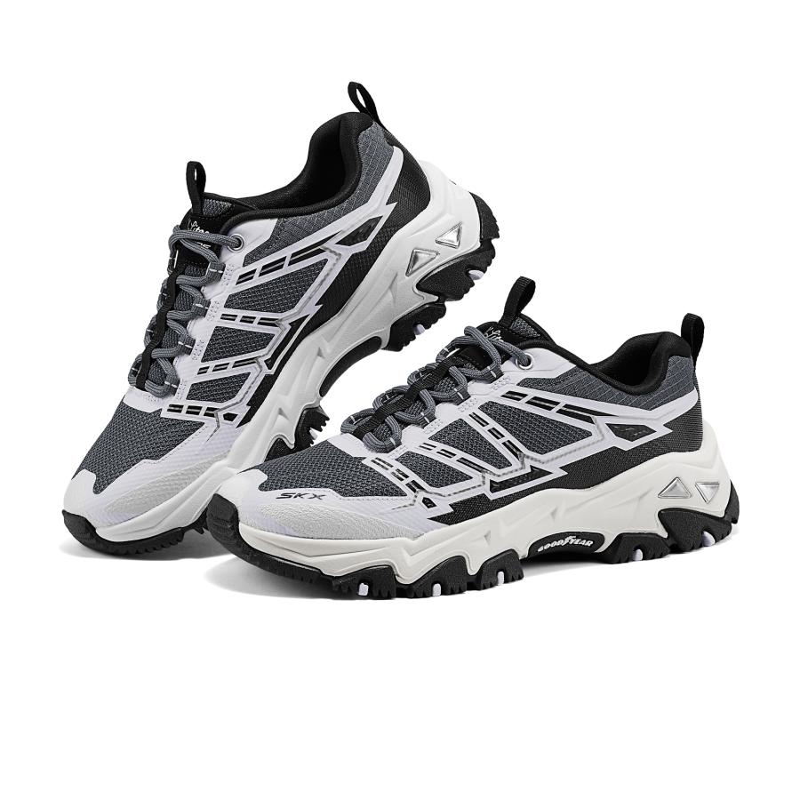 新品スケッチャーズ28.5センチ SKECHERS（スケッチャーズ） 厚底 レディース 幅広 軽量 滑りにくい