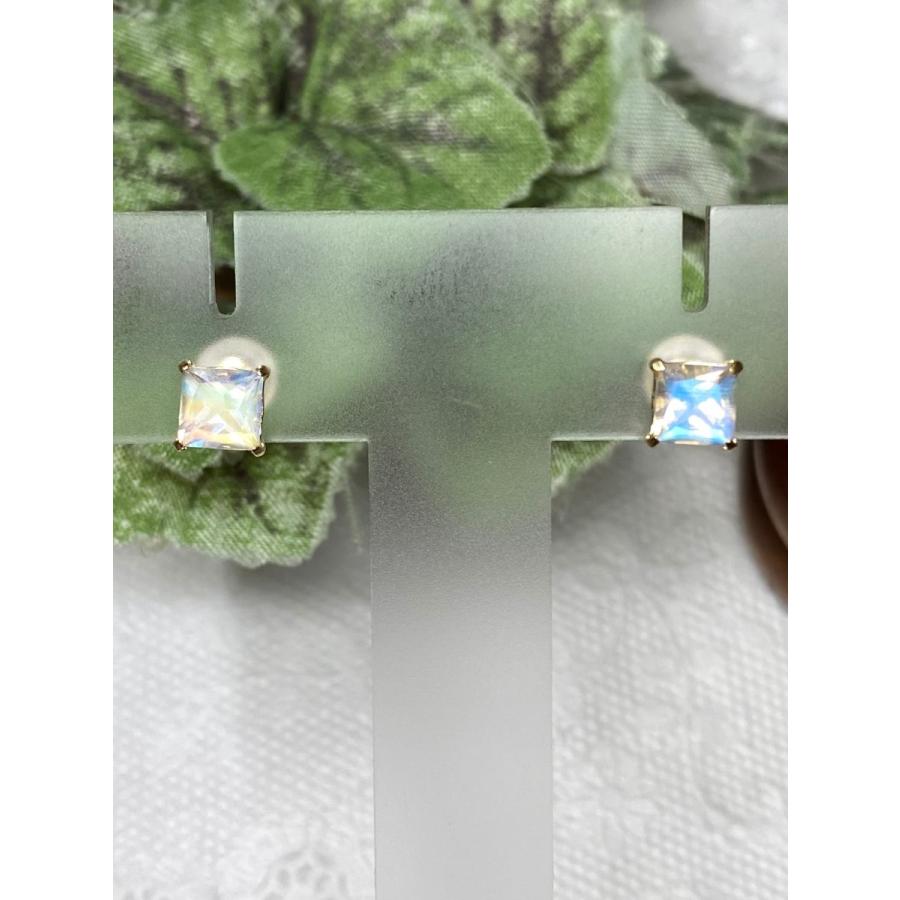 ラブラドライト K10 ピアス★色違いシラー【新品】 ラブラドライト K10 ピアス☆色違いシラー【新品】【CHE0013