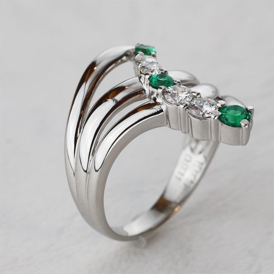 Pt900エメラルド0.26ct/ダイヤ0.31ctリング 全国送料無料　Pt emerald ringの画像