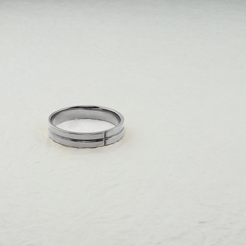 メンズ リング クロス メンズリング プラチナ900 4mm幅 プラチナ Pt900 クロスデザイン 十字架 男性用 結婚 記念日 プレゼント ピンキーリング 受注 爆買の画像