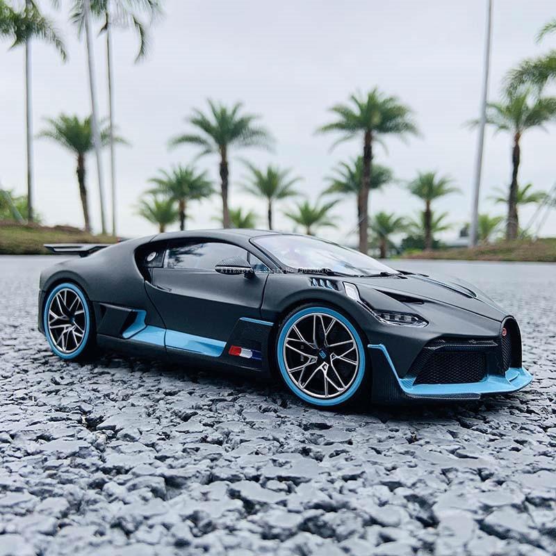 並行輸入品】ブガッティ シロン ミニカー 1/18 BUGATTI CHIRON : Car