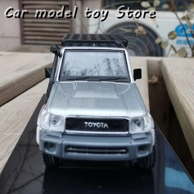 m*o様 非売品 トヨタ ランドクルーザー70 1/30 ダイキャストカー ホワ 1/30 トヨタ 新型 ランドクルーザー 70 トヨタ カラーサンプル