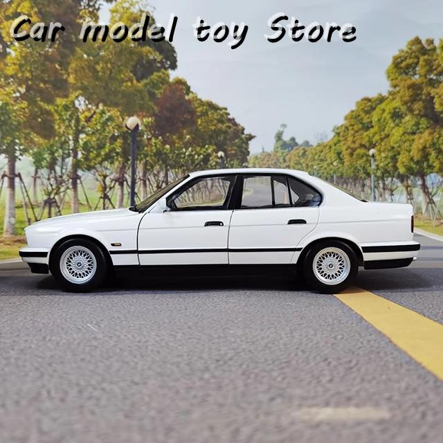 【新品・未開封】MINICHAMPS BMW 535i 1988 1:18 新品・未開封】MINICHAMPS BMW 535i 1988 1:18 Minichamps 1988 BMW