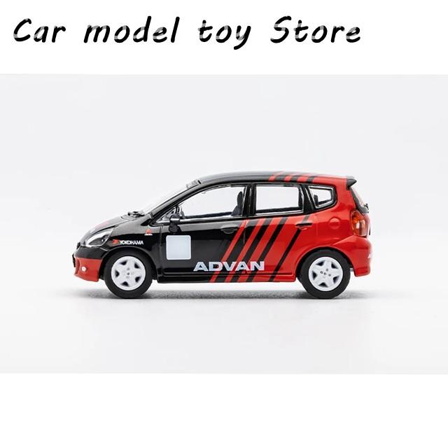 【並行輸入品】ホンダGCD 1/64 モデルカー  フィット GD3 ヴィンテージ車両 ダイキャストカー コレクション トイ ステーション車両 ディスプレイボックス付の画像