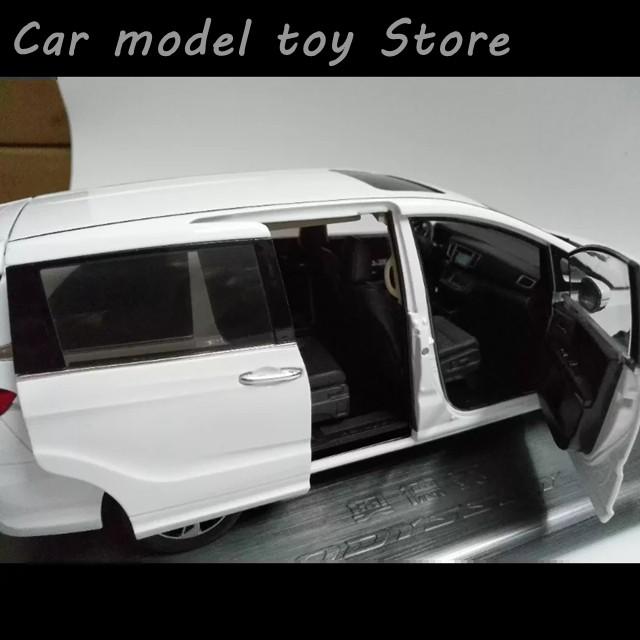 並行輸入品 ダイキャスト IXO 1/18スケール HONDA ODYSSEY 2015 カー