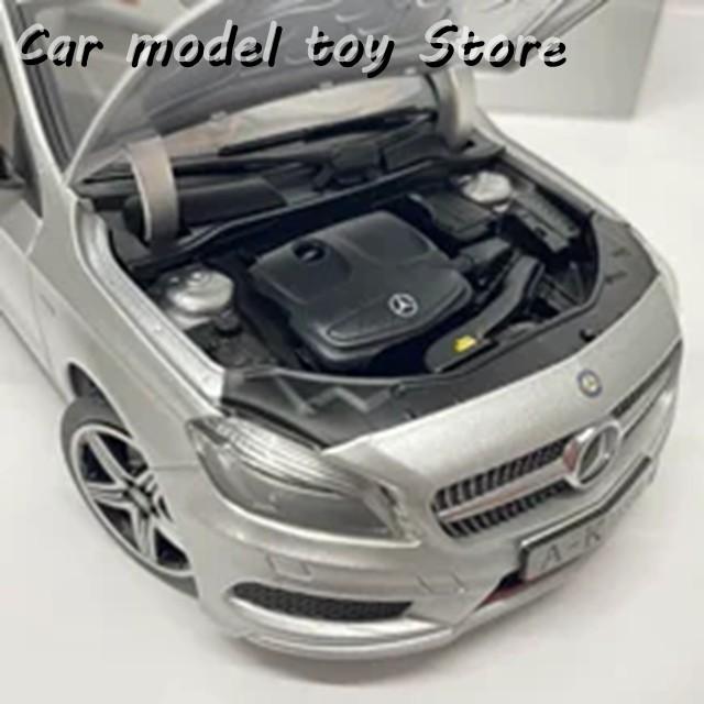 並行輸入品 NOREV ダイキャスト製 1:18スケール BENZ A-KLASSE SILVER SIMULATED STATIC CAR MODELの画像