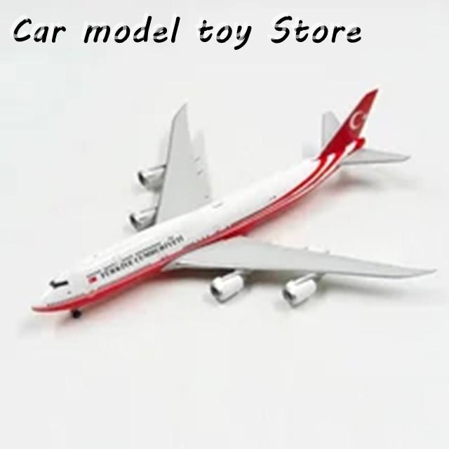 並行輸入品 HERPA ダイキャスト 1:500スケール ボーイング747-8 BBJ