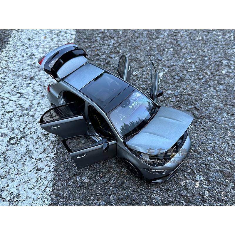 ローボード ミニカー 1/18 ベンツ A45 AMG 【2876317367】(14990円)