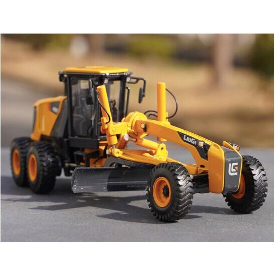 カーズ　ミニカー　メーターとフォークリフト（LUG？）　マテル製 カーズ ミニカー メーターとフォークリフト（LUG？） マテル製