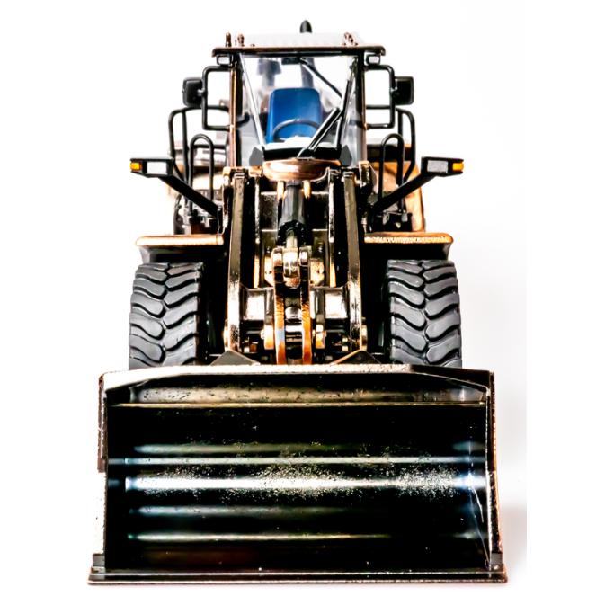 ZW310-6 銅古美仕様 日立建機 ホイールローダー 1/50スケール ZW310-6 銅古美仕様 日立建機 ホイールローダー 1/50スケール