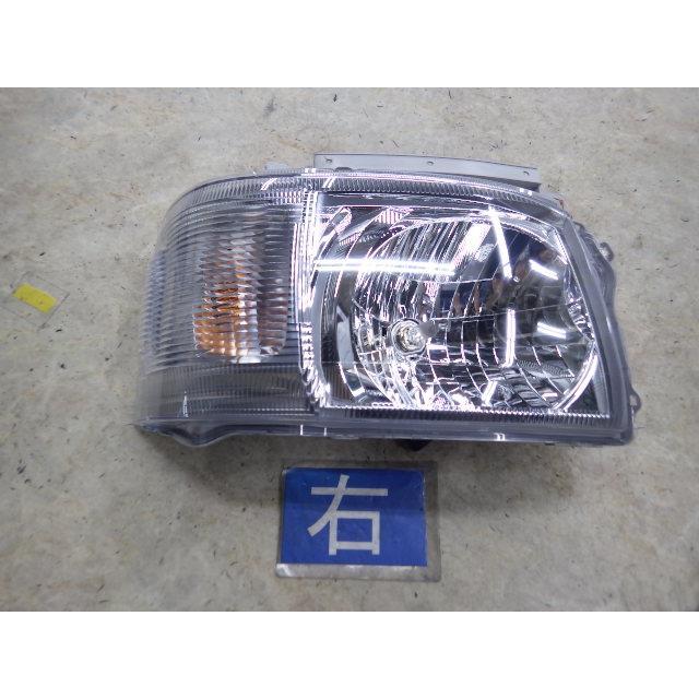 ハイエース 【KBT】ハイエース ADF-KDH201V 右ヘッドランプ ライト 058