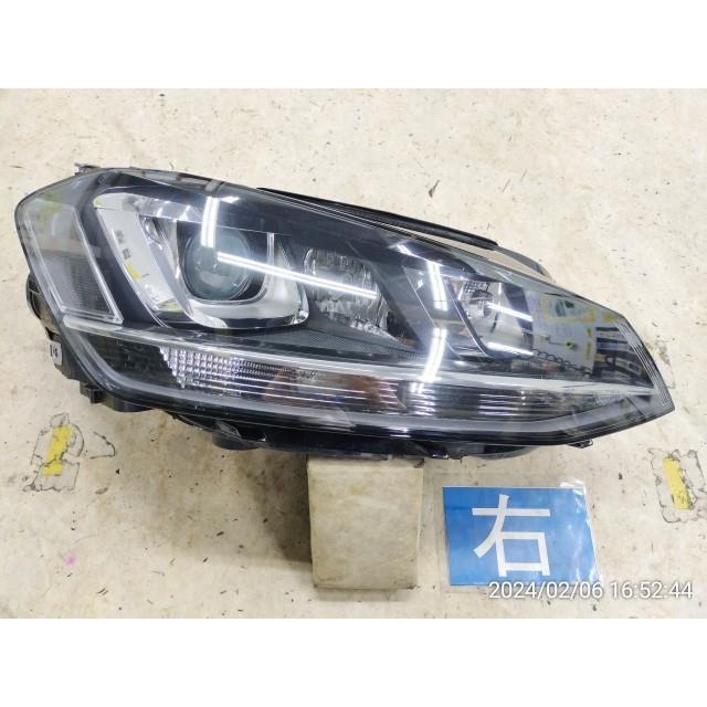 レンズ割れ　VW　ゴルフヴァリアント　AUCJZ　HID　左ヘッドライト KBT】VW ゴルフヴァリアント DBA-AUCJZ 右ヘッドランプ ライト LC9X