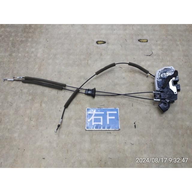 セレナ 【KBT】セレナ DAA-HFC26 右フロント ドアロックソレノイド K23