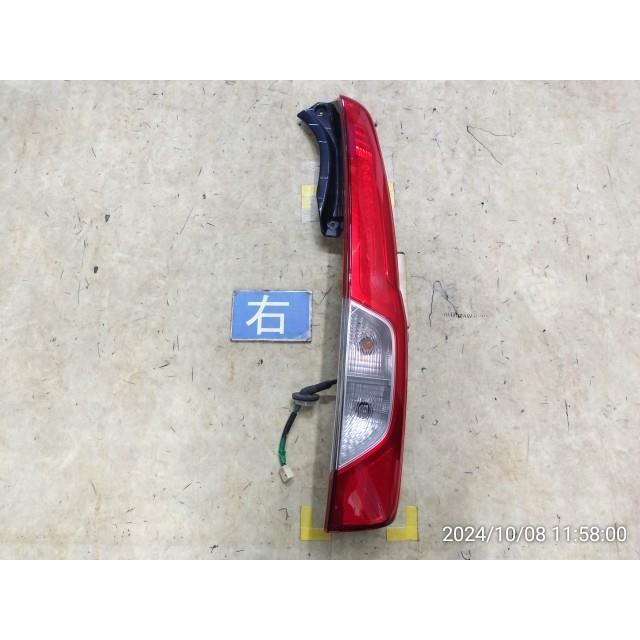 ムーヴ 【KBT】ムーヴ DBA-LA100S 右テールランプ 81550-B2530
