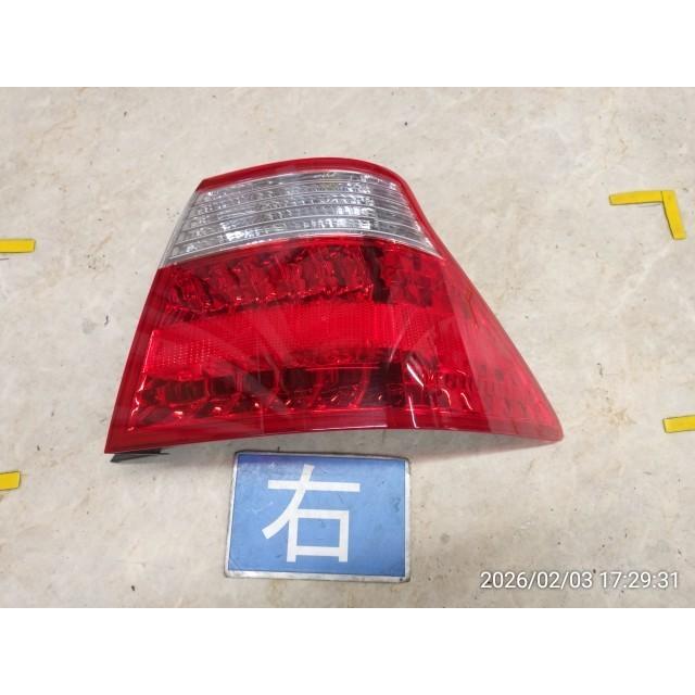 クラウン 【KBT】クラウン DBA-GRS180 右テールランプ 81550-30A10