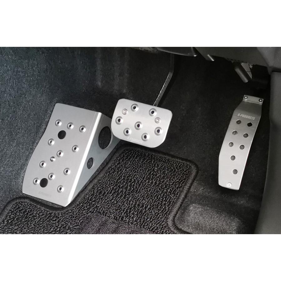 SC】ジムニー JB64 JB74 AT車用 アルミフットレスト オートマ車 SC】ジムニー JB64 JB74 AT車用 アルミフットレスト オートマ車