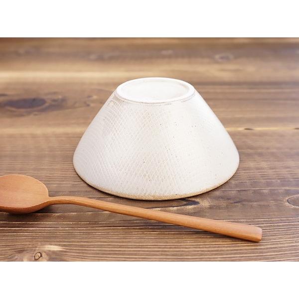 華蝶扇 選べる2色 小鉢 13.1cm 300cc 日本製 美濃焼 陶器 和食器