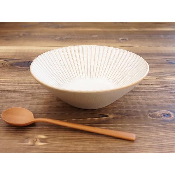 華蝶扇 選べる2色 中鉢 17.4cm 600cc 日本製 美濃焼 陶器 和食器