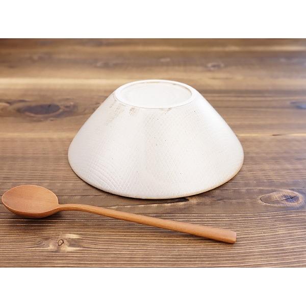 華蝶扇 選べる2色 中鉢 17.4cm 600cc 日本製 美濃焼 陶器 和食器